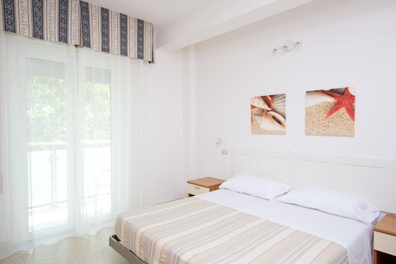 Hotel Helios Riccione Exterior photo